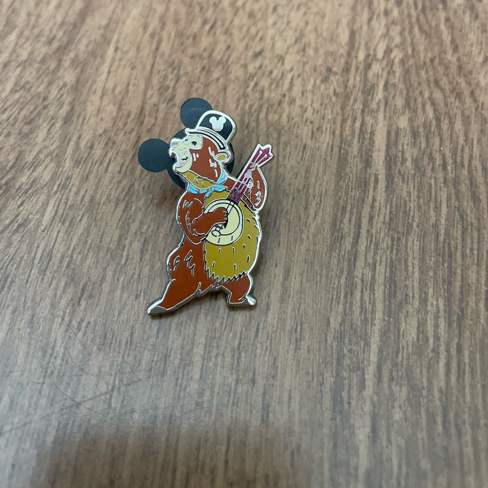 Disney Pins ✨  3/$15